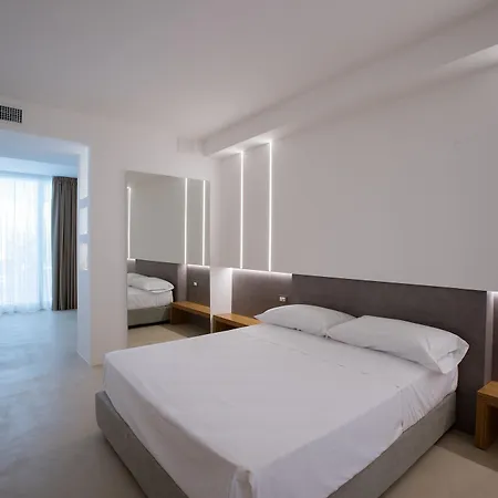 Hotel Seven