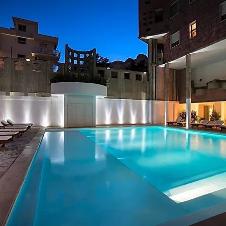 Hotel Seven 3*