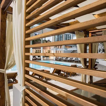 Hotel Seven