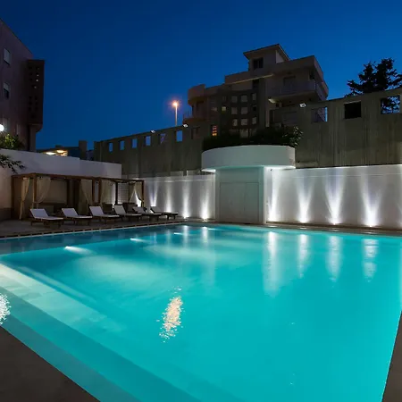 Seven Hotel