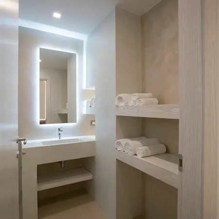 Seven Hotel